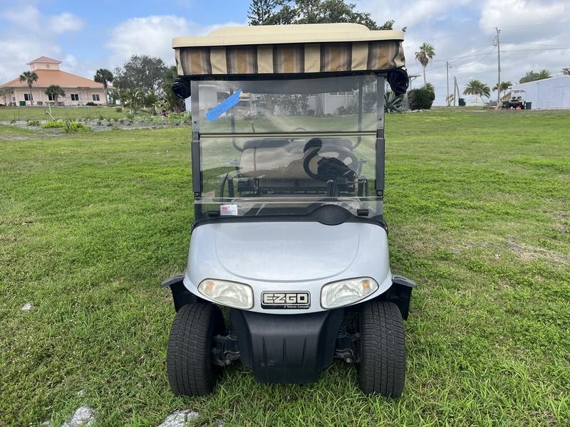 2019 E‑Z‑GO RXV golf cart