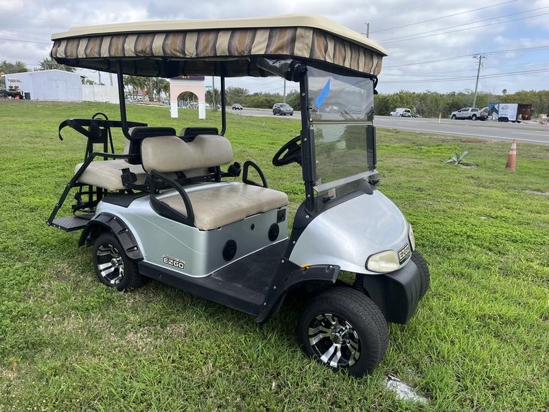 2019 E‑Z‑GO RXV golf cart - Image 3