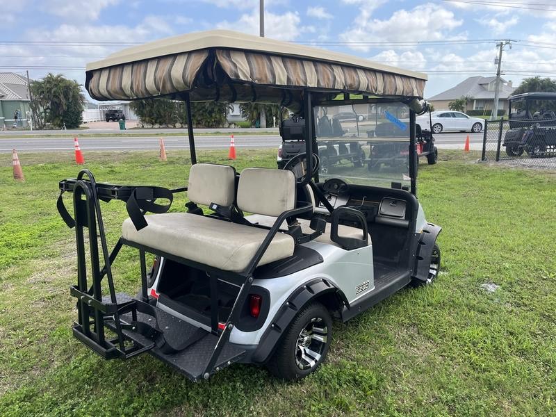 2019 E‑Z‑GO RXV golf cart - Image 4