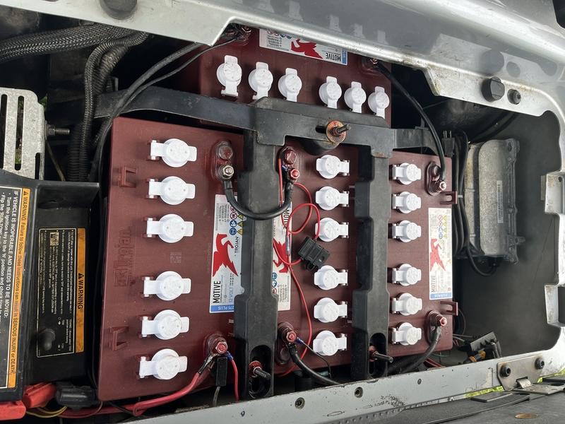 2019 E‑Z‑GO RXV golf cart - Image 6