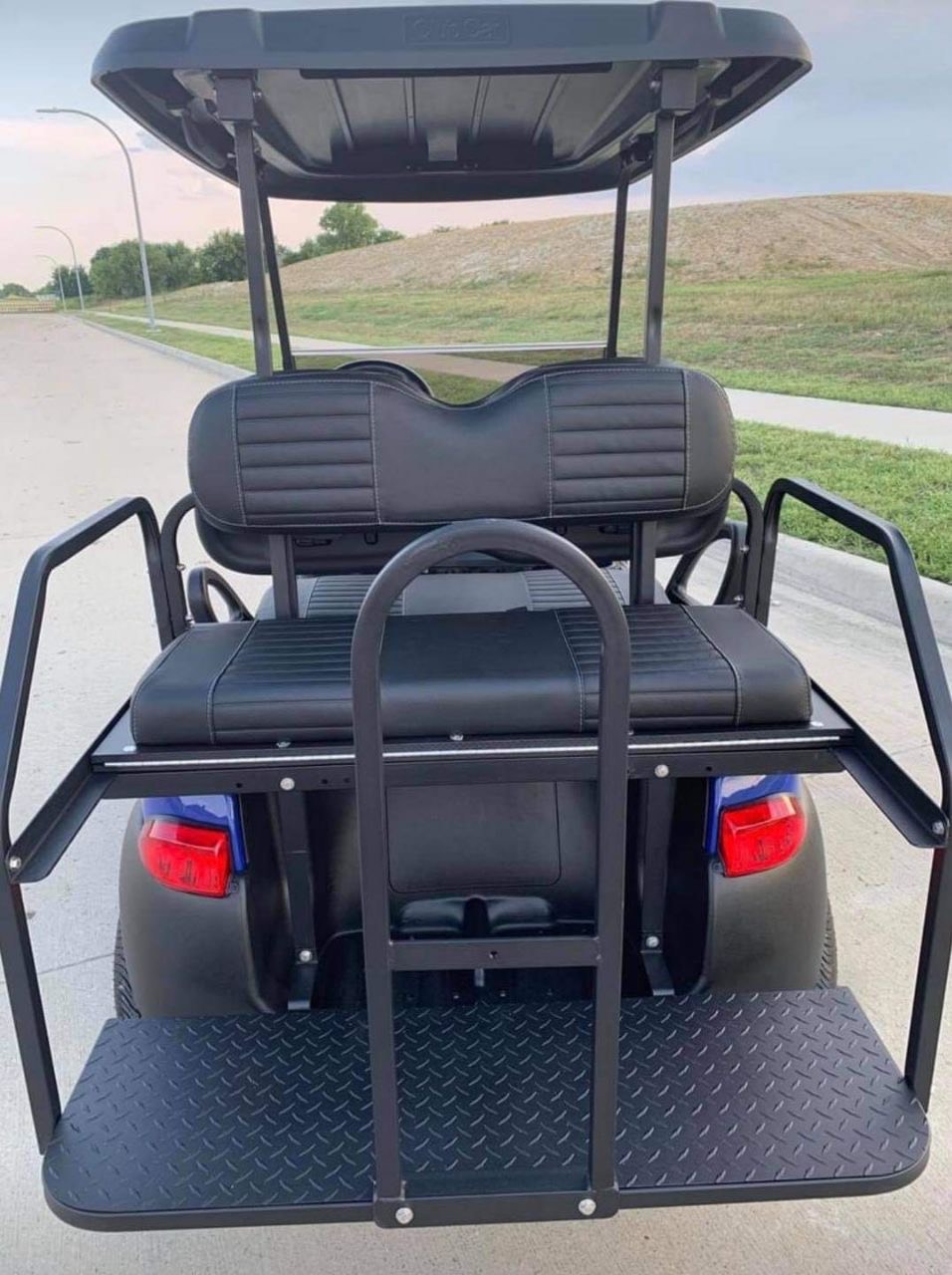 2021 E-Z-GO Express™ S4 Gas – Black